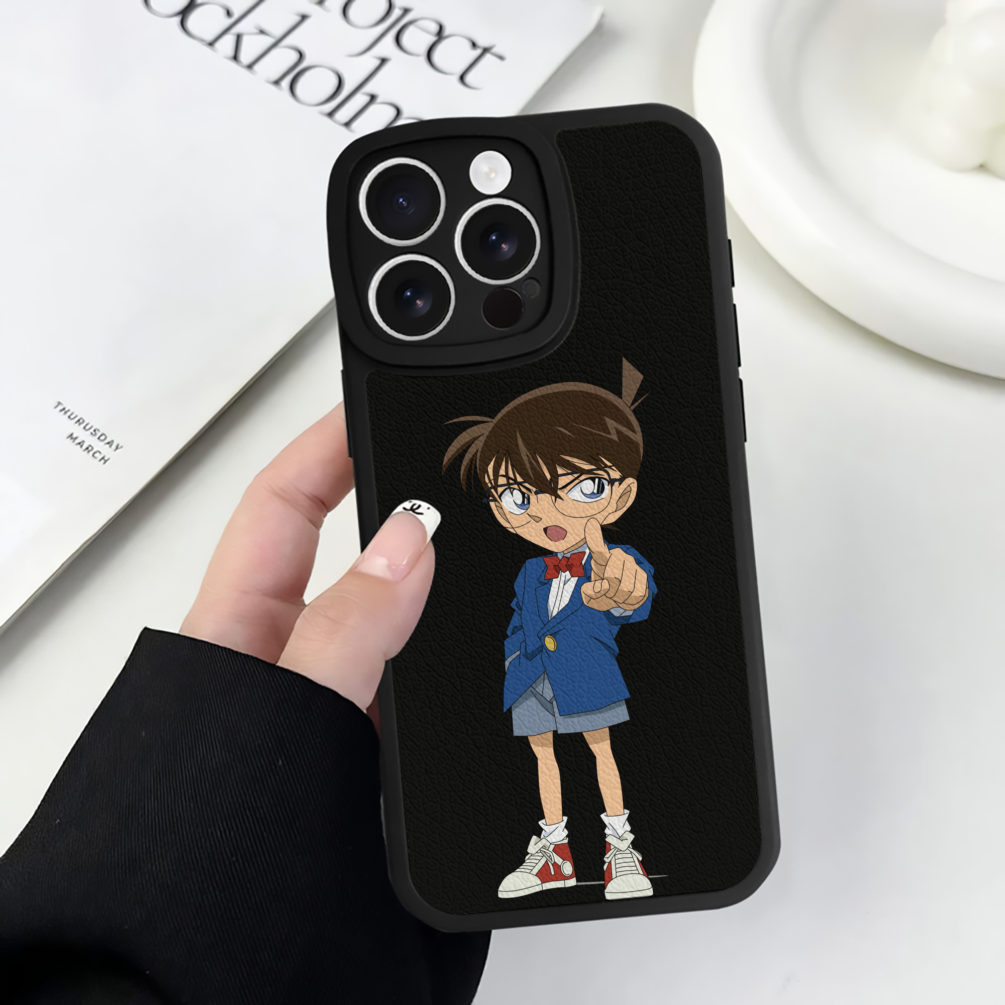（画像用） 名探偵コナン 江戸川 コナン Detective Conan Conan Edogawa 【iPhone 16シリーズ対応】シリコンスマホケース（レザー調） 材質：シリコン